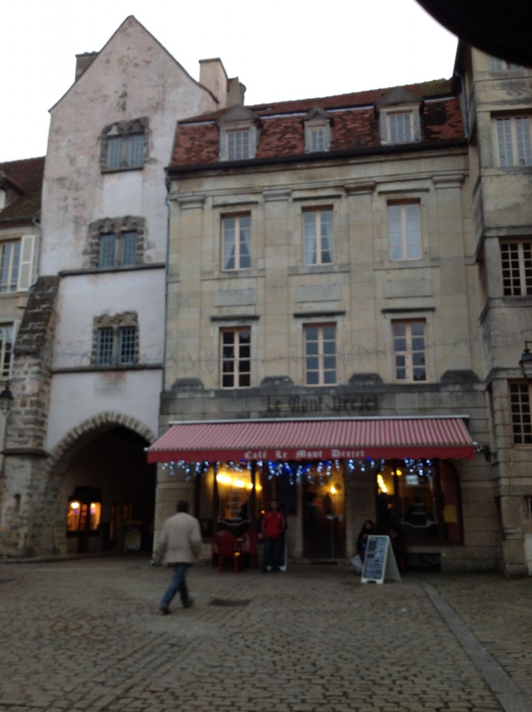Foto de Semur En Auxoois, Francia