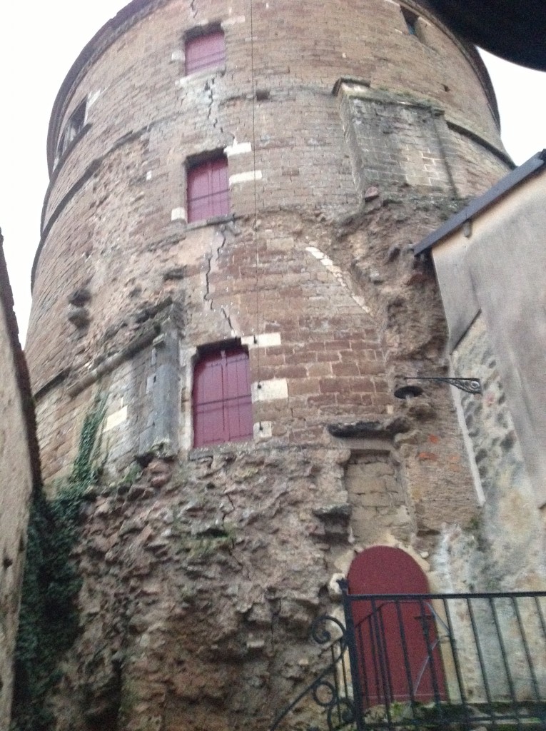 Foto de Semur En Auxoois, Francia