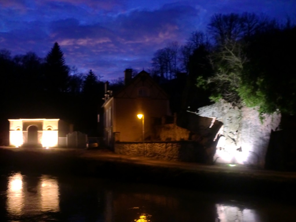 Foto de Semur En Auxoois, Francia