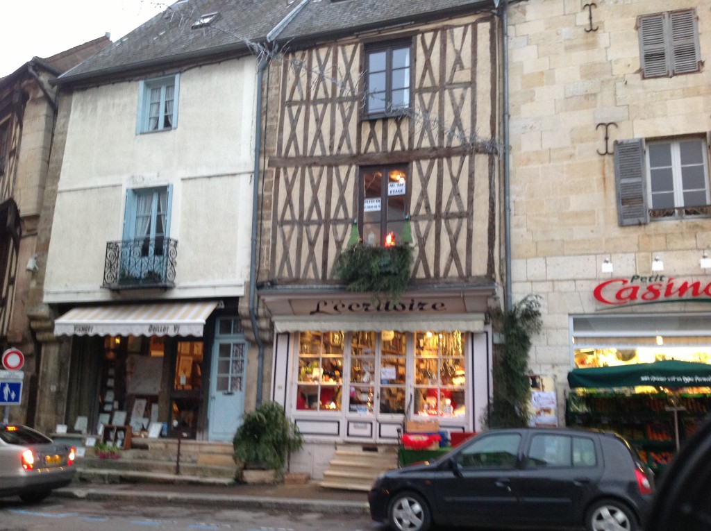 Foto de Semur En Auxoois, Francia
