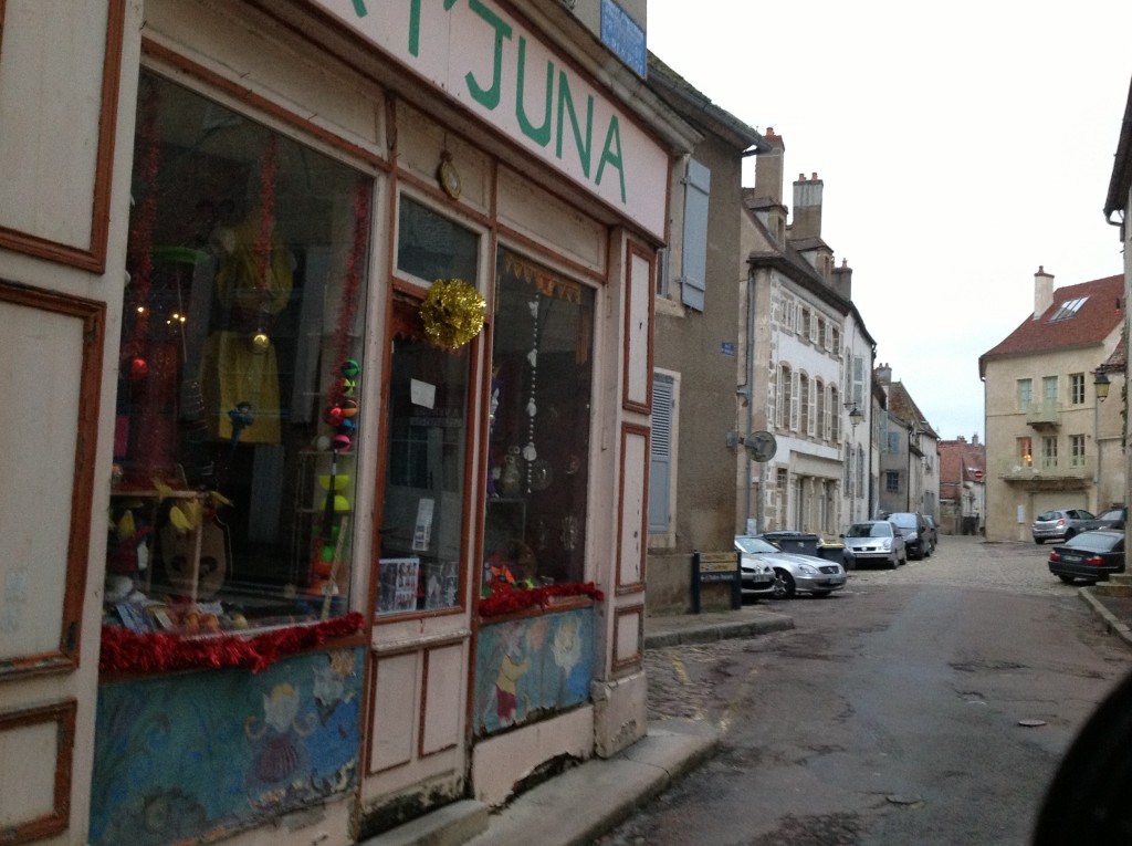 Foto de Semur En Auxoois, Francia