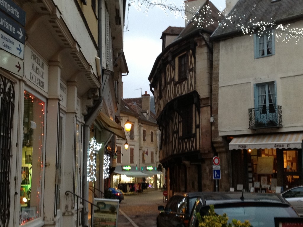 Foto de Semur En Auxoois, Francia
