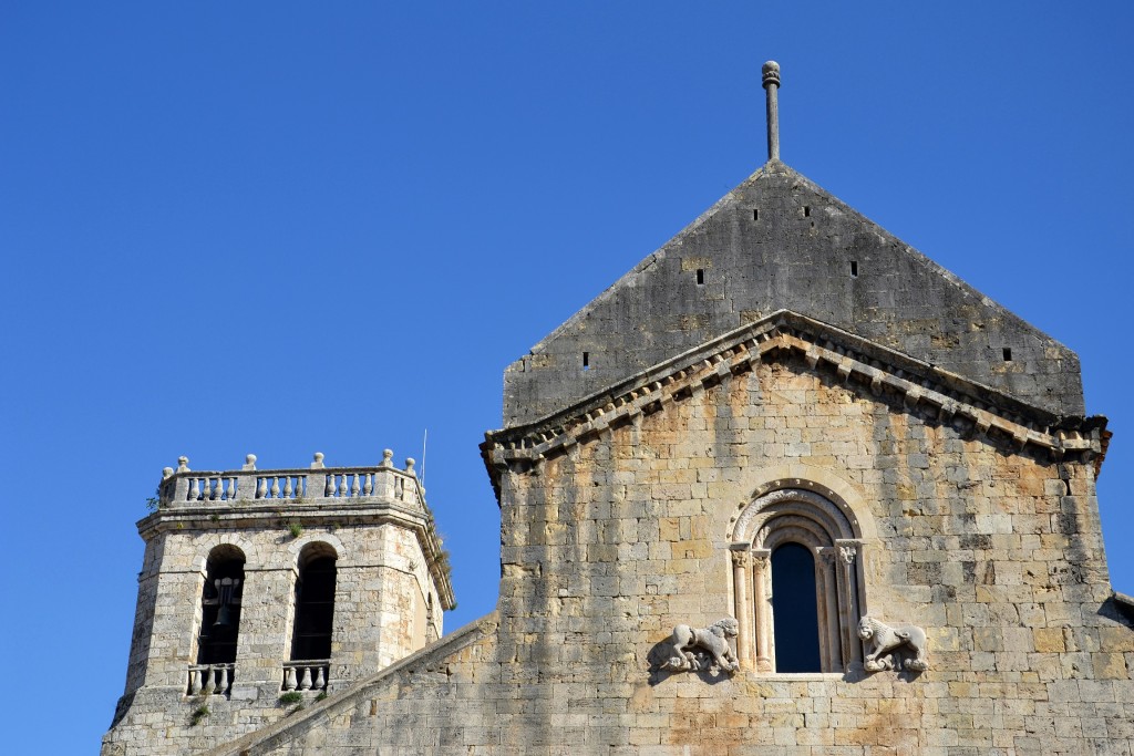 Foto: Monasterio de Sant Pere de Besalú - Besalú (Girona), España