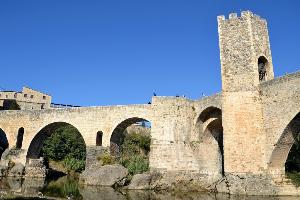Foto: Pont de Besalú - Besalú (Girona), España