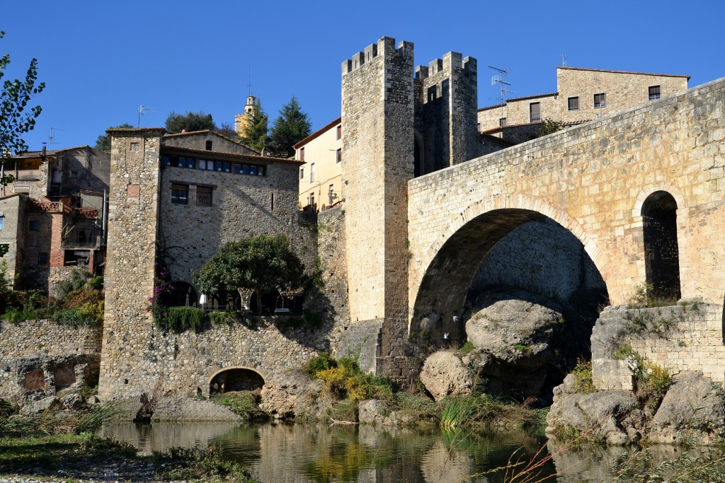Foto: Pont de Besalú - Besalú (Girona), España