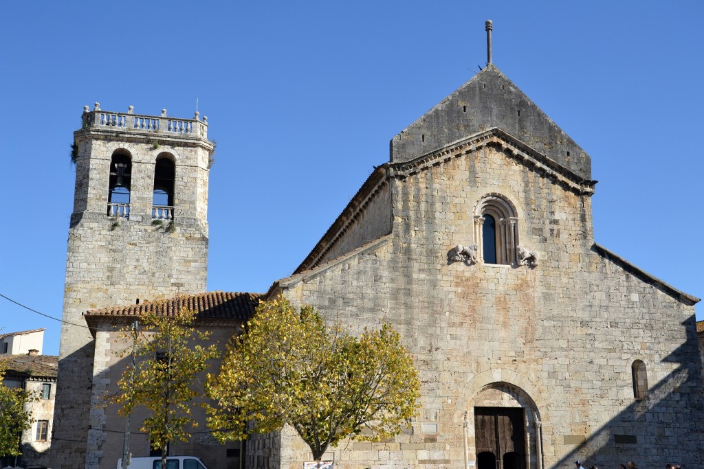 Foto: Monasterio de Sant Pere de Besalú - Besalú (Girona), España