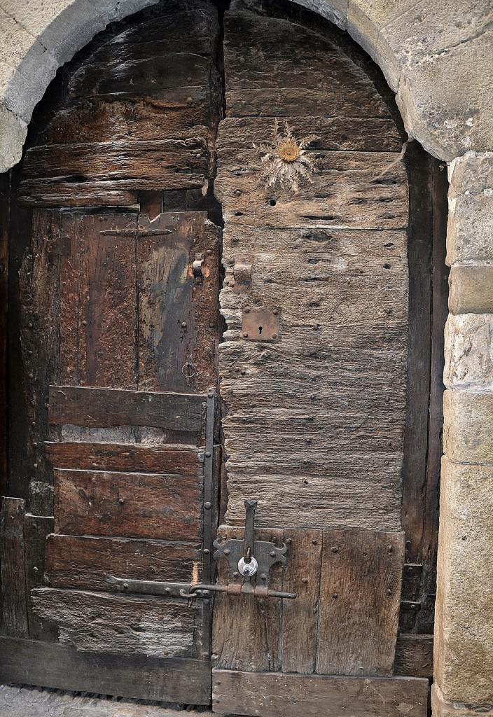 Foto: Carrers de Besalú - Besalú (Girona), España
