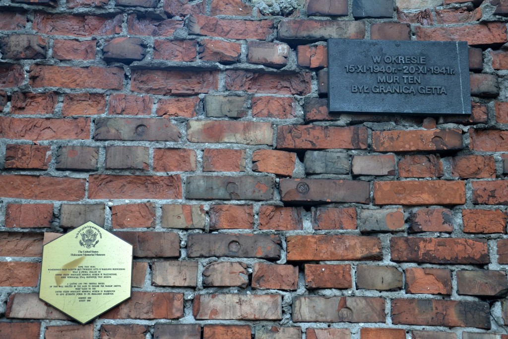 Foto: The Ghetto Wall and Jewish Heritage - Muro Gueto Varsovia - Varsovia (Masovian Voivodeship), Polonia