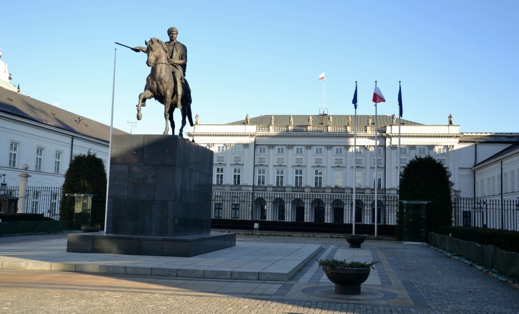 Foto: Monumento al príncipe Jozef Poniatowski y Palacio Presidencial - Varsovia (Masovian Voivodeship), Polonia