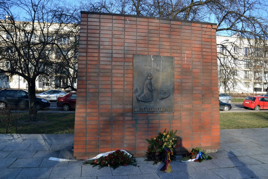 Foto: Monumento del Canciller alemán Willy Brand a los judios - Varsovia (Masovian Voivodeship), Polonia
