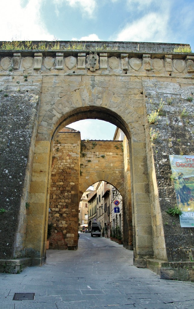 Foto: Puerta de la muralla - Montepulciano (Tuscany), Italia