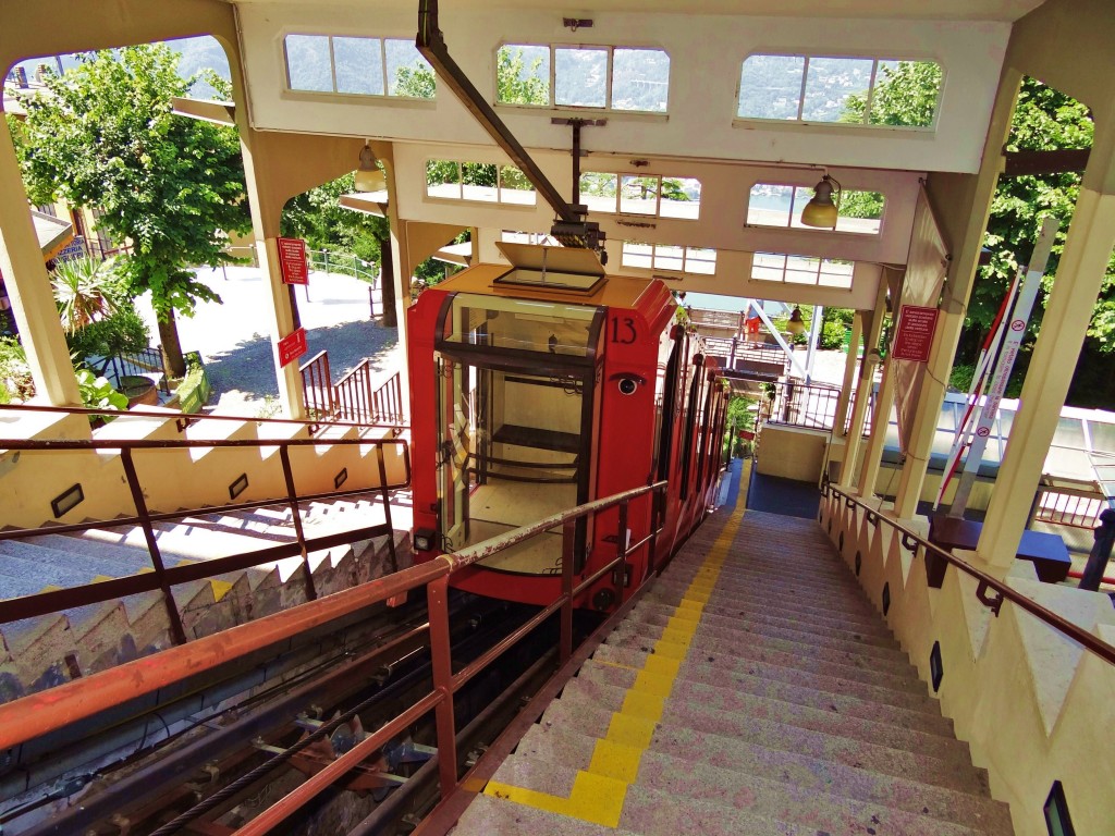 Foto: Funicolare Como - Brunate - Brunate (Lombardy), Italia