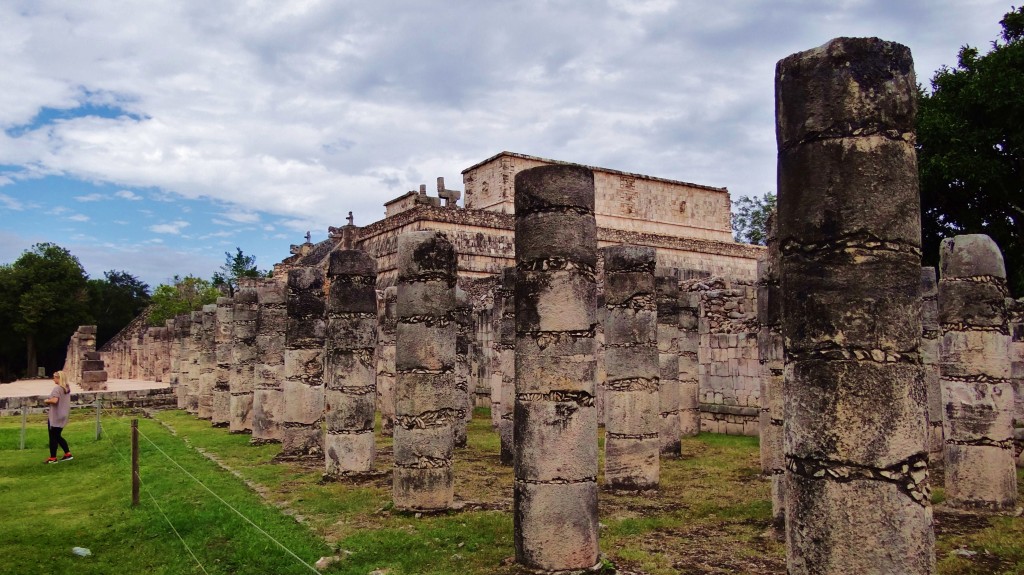 Foto: Grupo de Las Mil Columnas y Templo de los Guerreros - Tinum (Yucatán), México