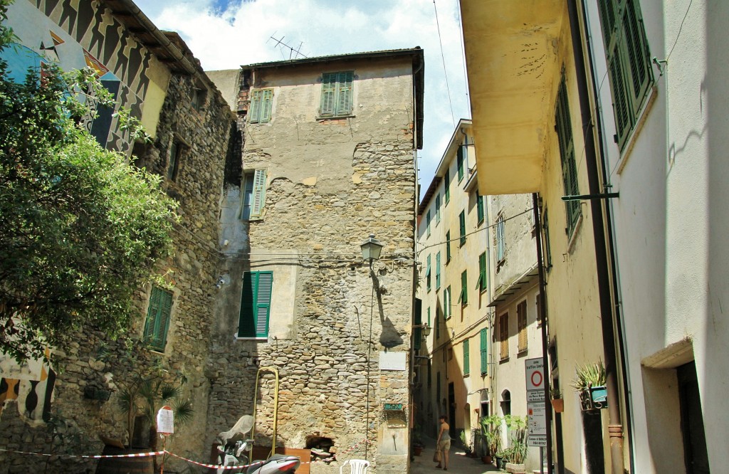 Foto: Centro histórico - Badalucco (Liguria), Italia