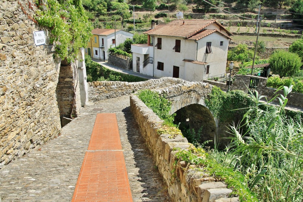 Foto: Centro histórico - Dolcedo (Liguria), Italia