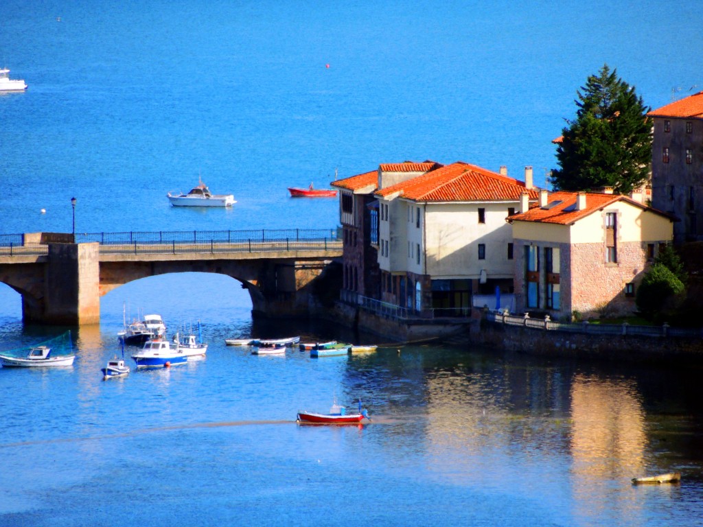 Foto de San Vicente de la Barquera (Cantabria), España
