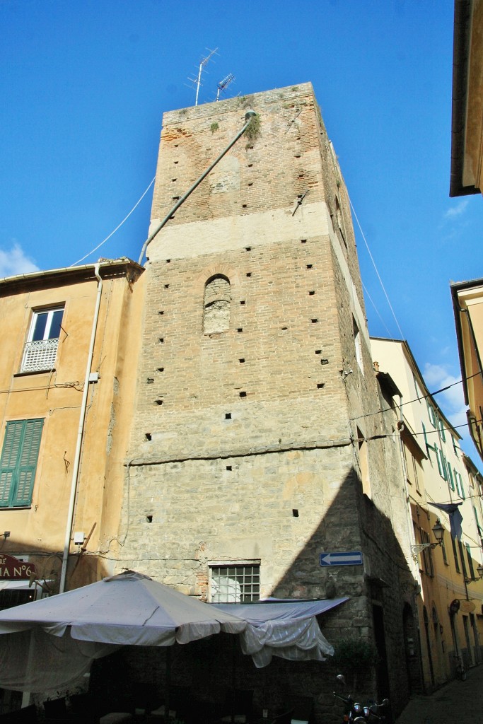 Foto: Centro histórico - Albenga (Liguria), Italia