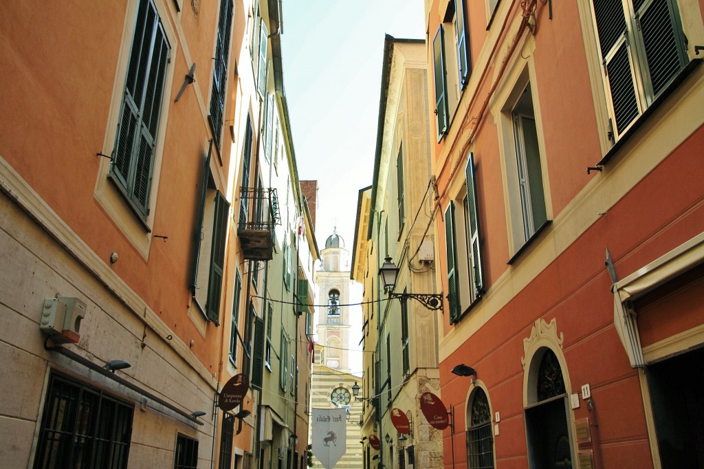 Foto: Centro histórico - Albenga (Liguria), Italia