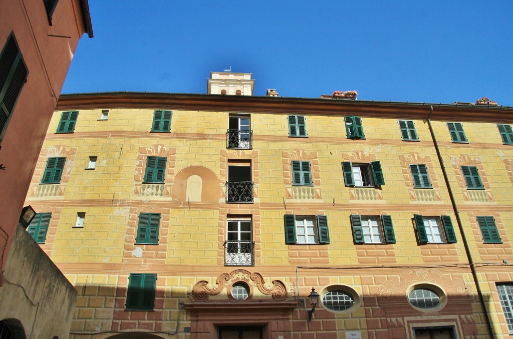 Foto: Centro histórico - Albenga (Liguria), Italia