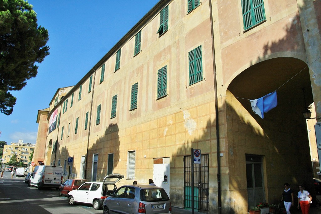Foto: Centro histórico - Albenga (Liguria), Italia