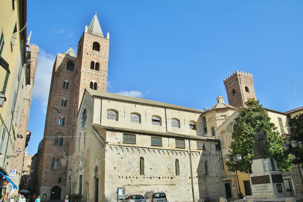 Foto: Catedral de San Miguel - Albenga (Liguria), Italia