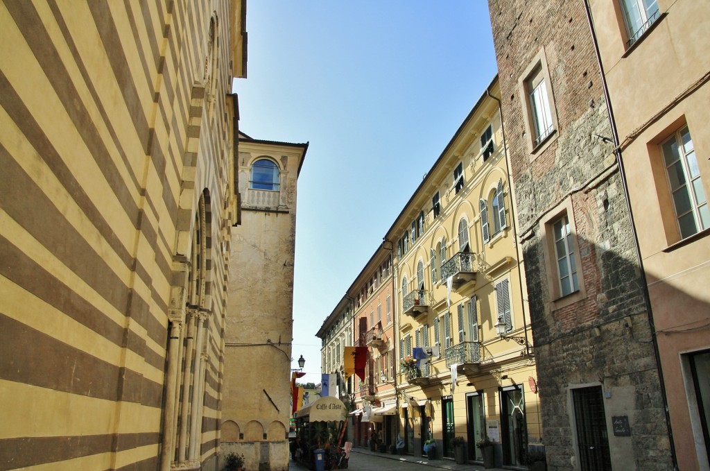 Foto: Centro histórico - Albenga (Liguria), Italia