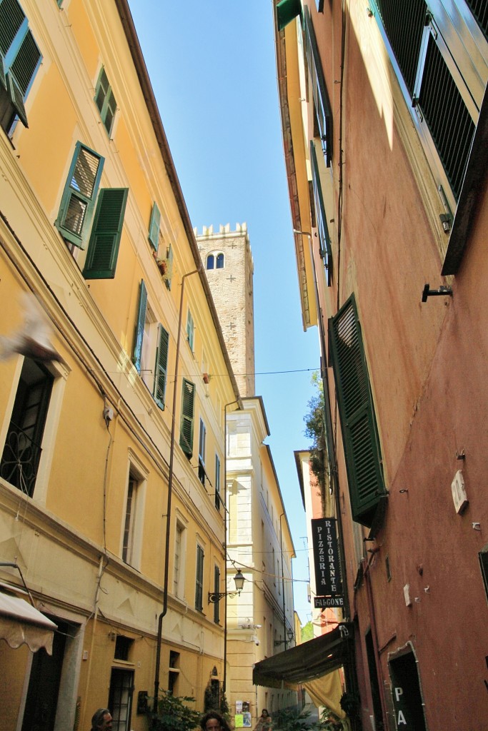Foto: Centro histórico - Albenga (Liguria), Italia