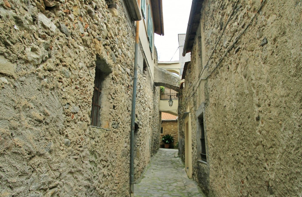 Foto: Centro histórico - Zuccarello (Liguria), Italia