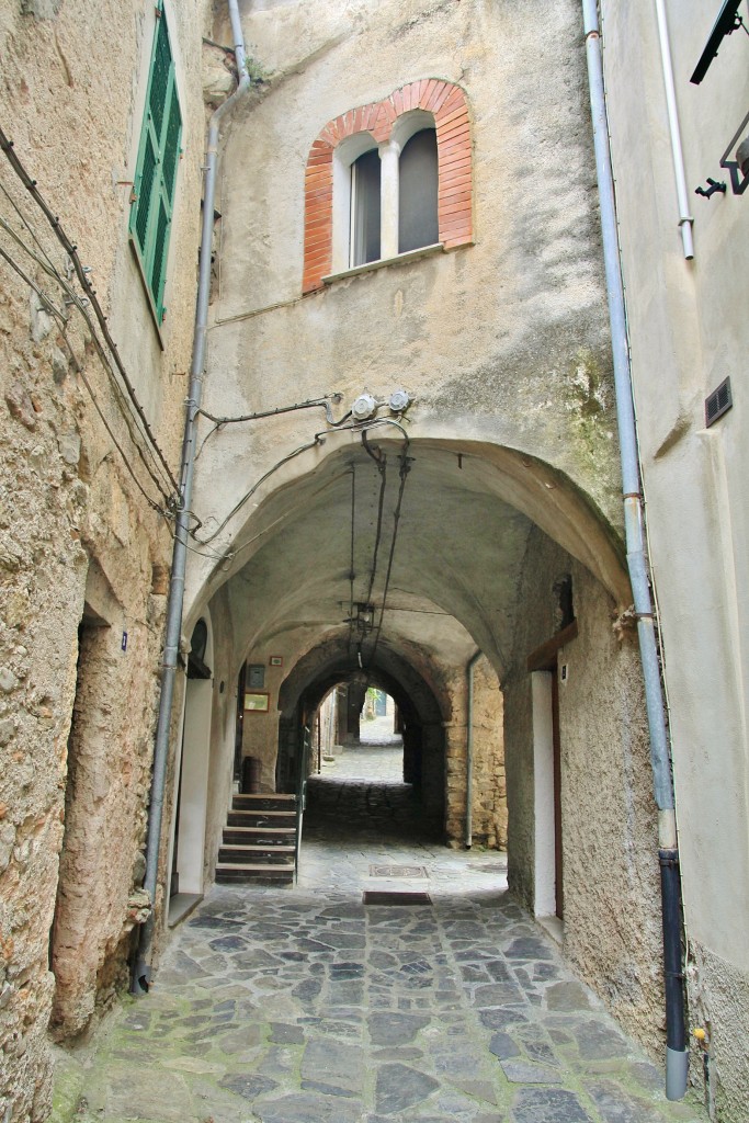 Foto: Centro histórico - Zuccarello (Liguria), Italia