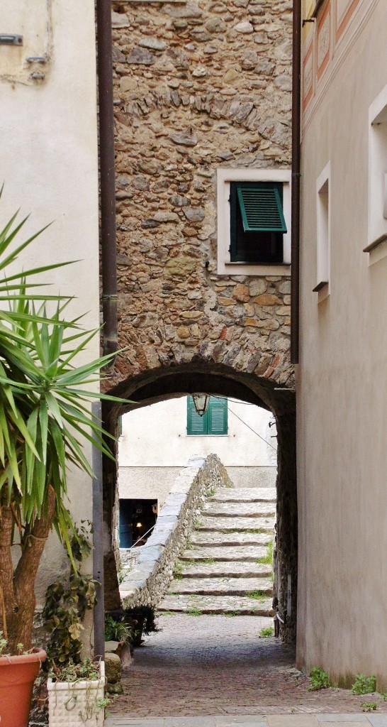 Foto: Centro histórico - Zuccarello (Liguria), Italia
