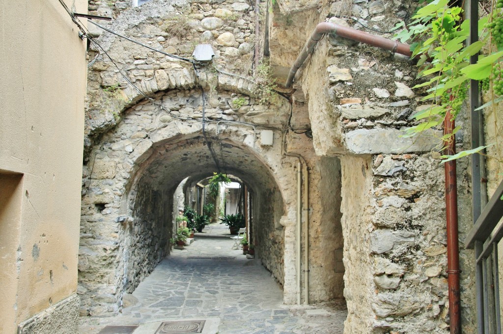 Foto: Centro histórico - Zuccarello (Liguria), Italia
