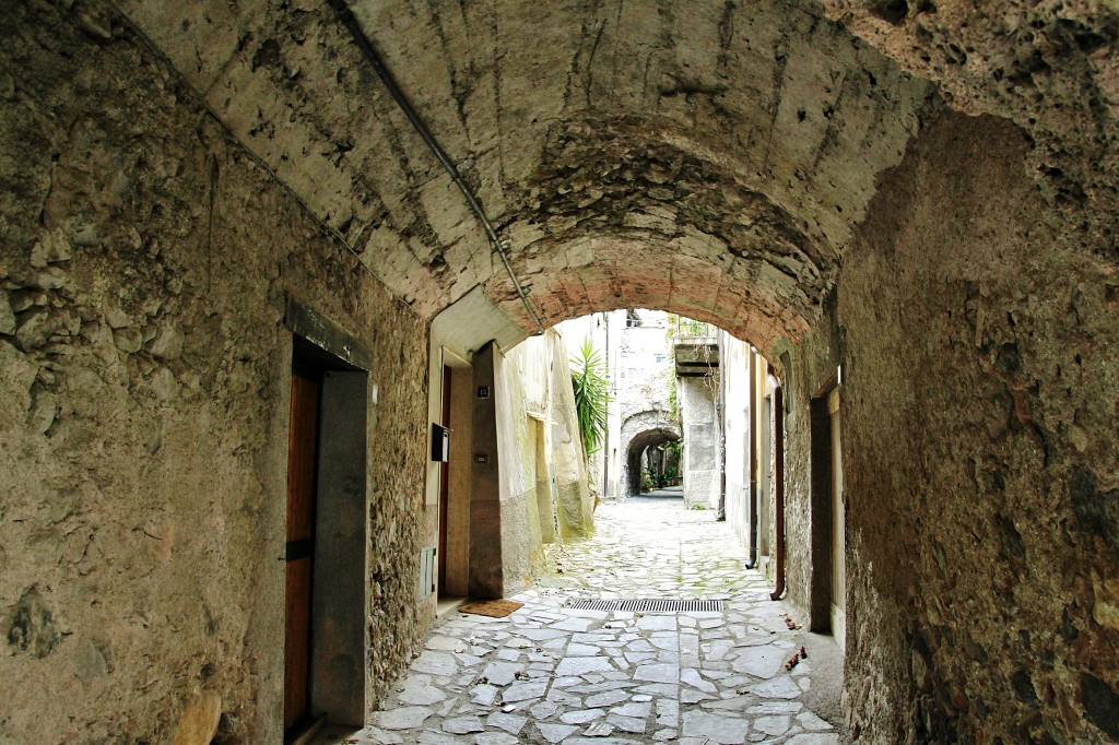 Foto: Centro histórico - Zuccarello (Liguria), Italia