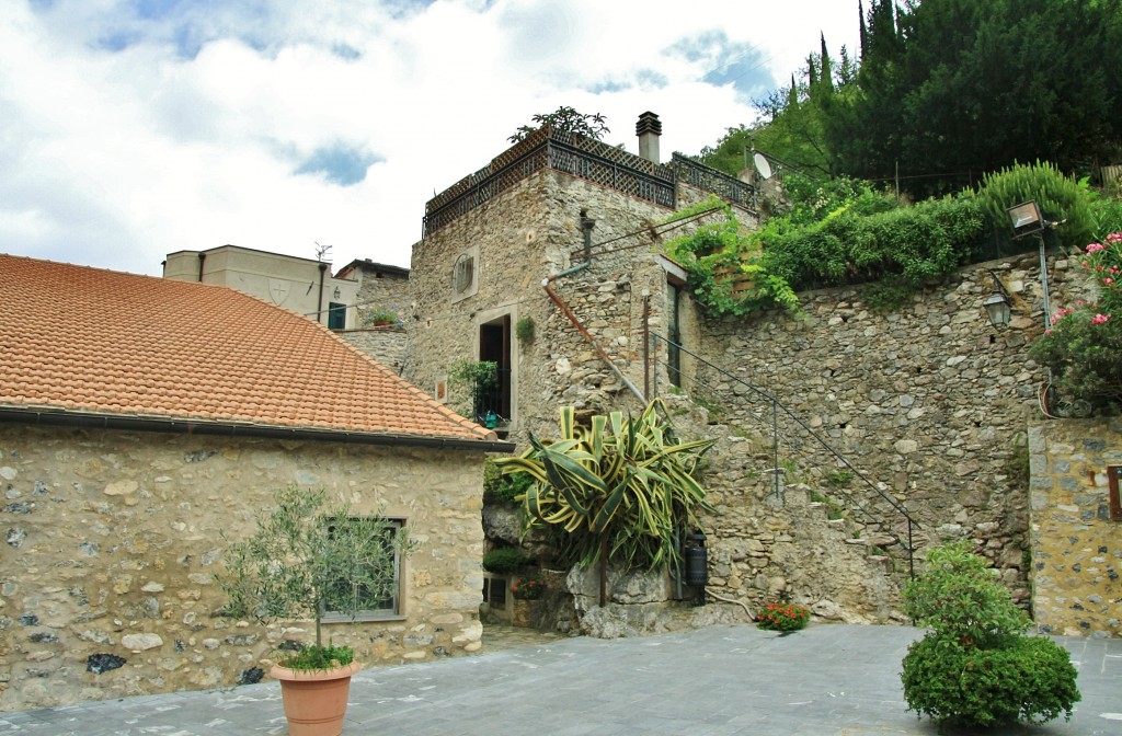Foto: Centro histórico - Zuccarello (Liguria), Italia