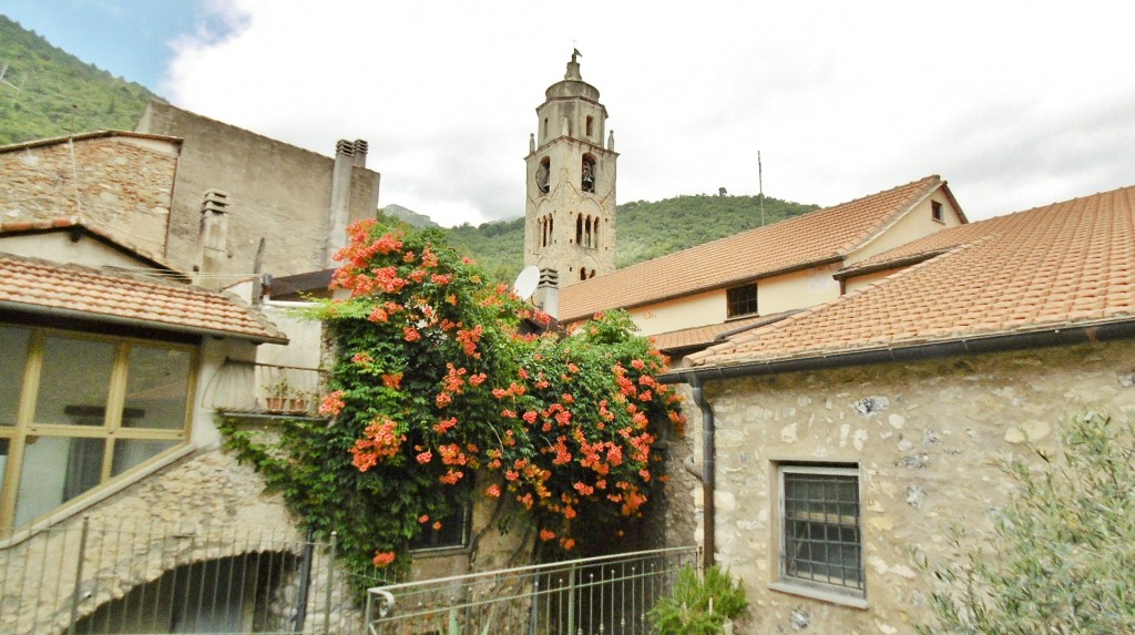 Foto: Centro histórico - Zuccarello (Liguria), Italia