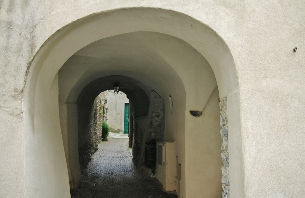 Foto: Centro histórico - Zuccarello (Liguria), Italia