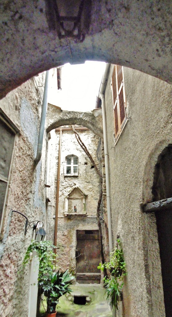 Foto: Centro histórico - Zuccarello (Liguria), Italia