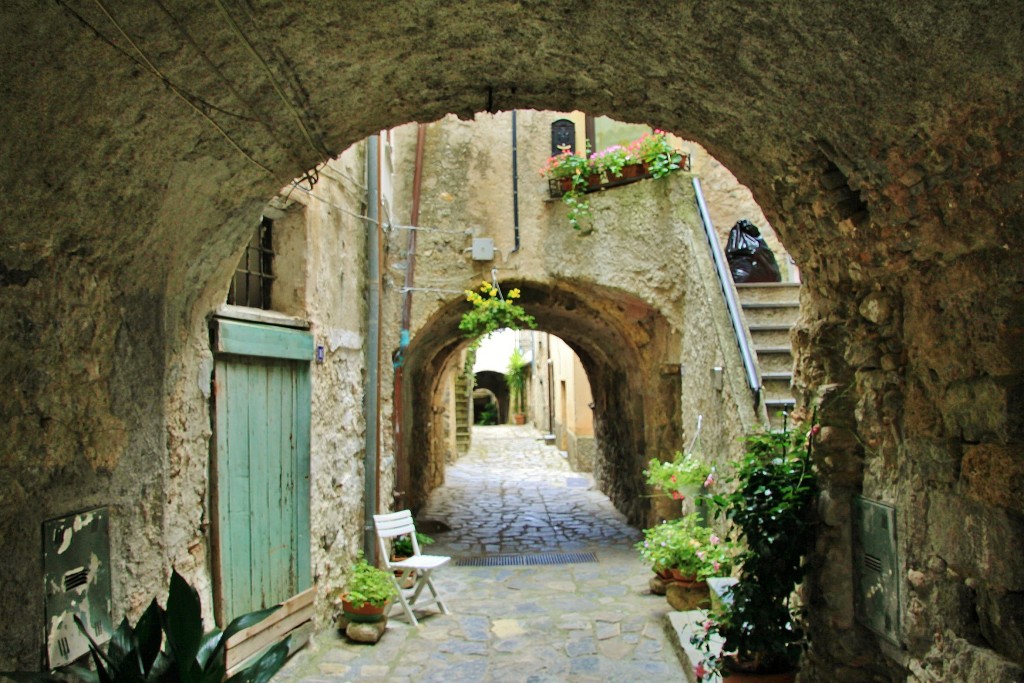 Foto: Centro histórico - Zuccarello (Liguria), Italia