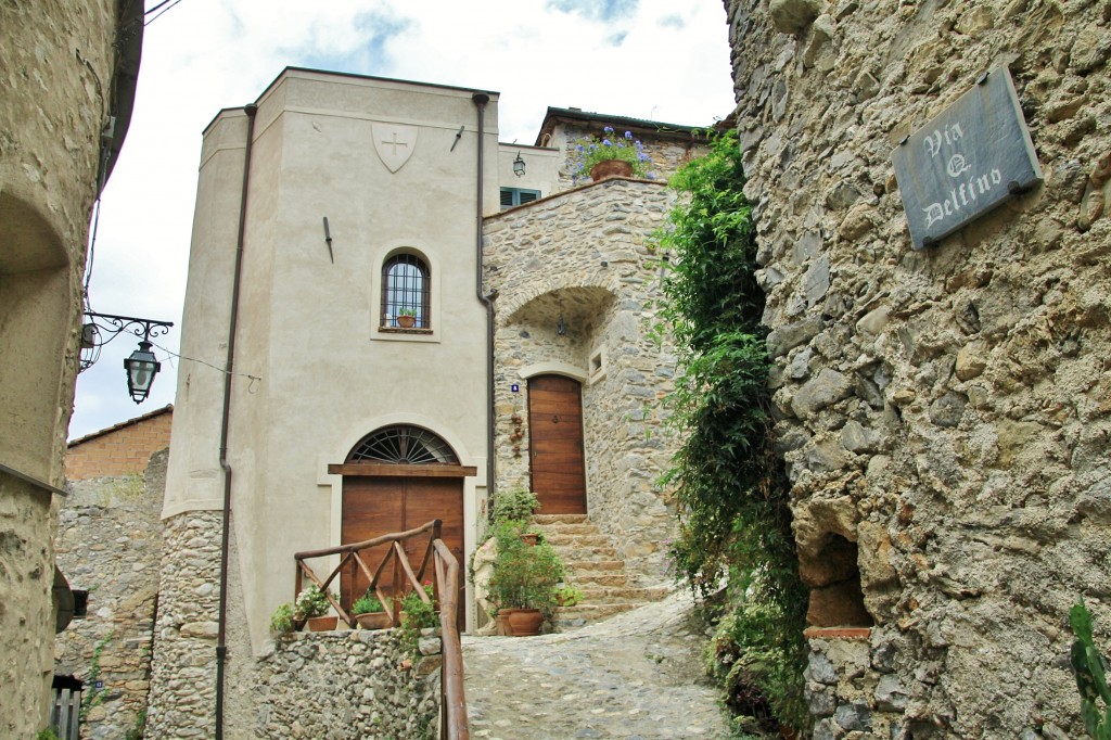 Foto: Centro histórico - Zuccarello (Liguria), Italia