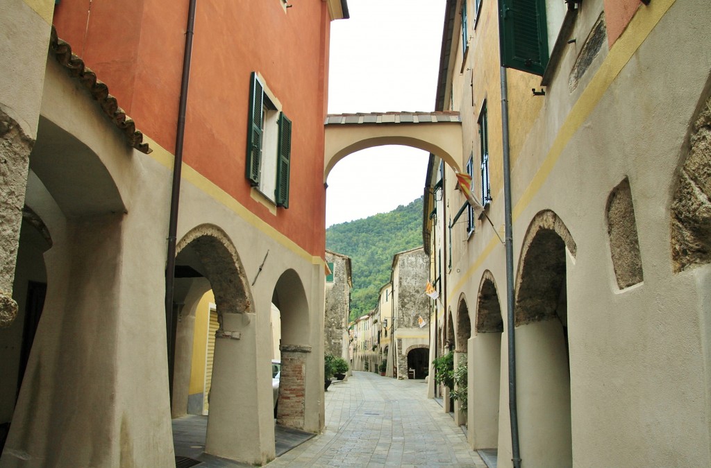 Foto: Centro histórico - Zuccarello (Liguria), Italia