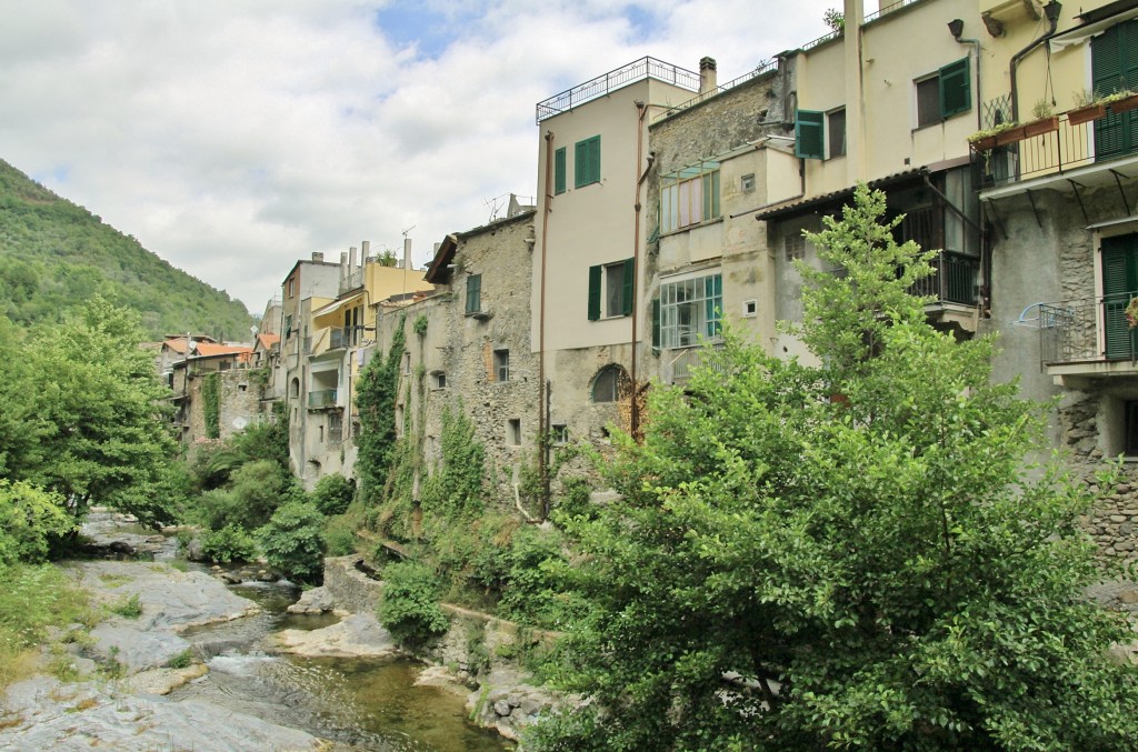 Foto: Centro histórico - Zuccarello (Liguria), Italia