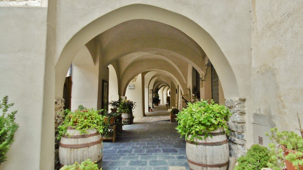 Foto: Centro histórico - Zuccarello (Liguria), Italia