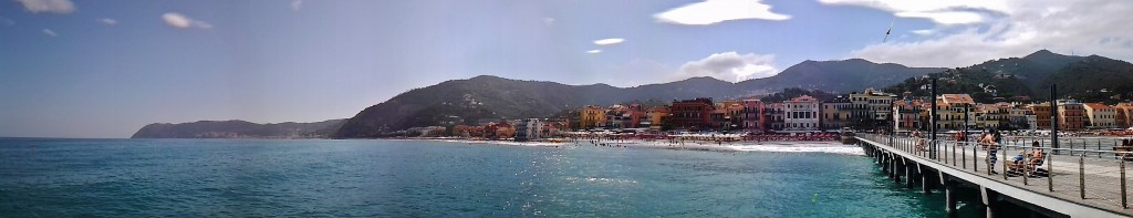 Foto: Vistas desde el Muelle - Alassio (Liguria), Italia