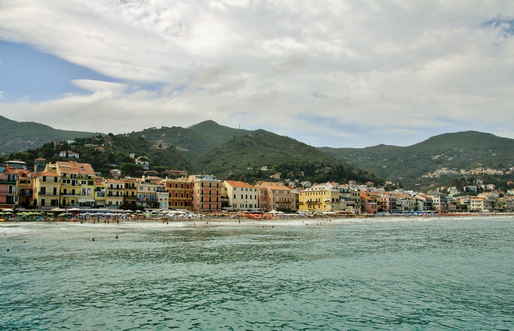 Foto: Vistas desde el Muelle - Alassio (Liguria), Italia