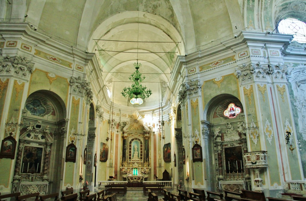 Foto: Parroquia de San Mateo - Laigueglia (Liguria), Italia