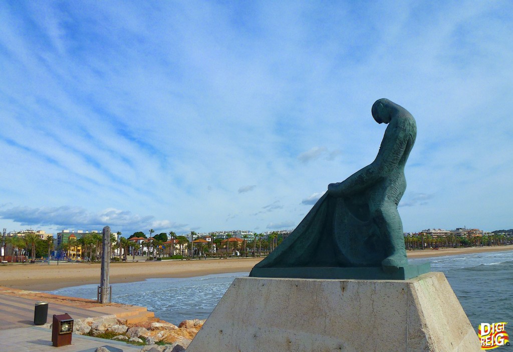 Foto: Monumento al Pescador, en la playa de Levante (1990) - Salou (Tarragona), España