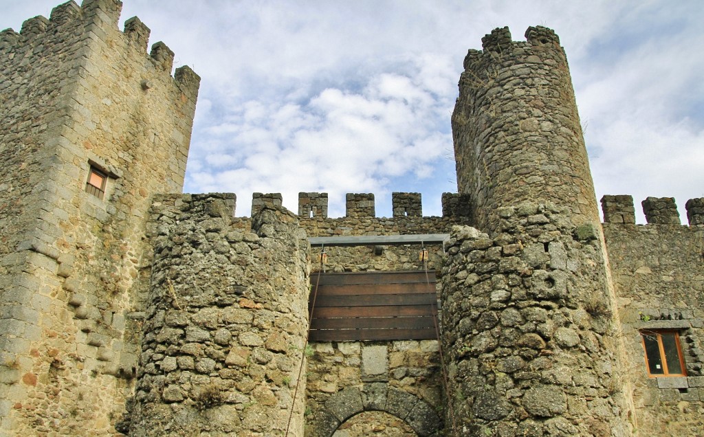 Foto: Castillo de San Vicente - Montemayor (Salamanca), España