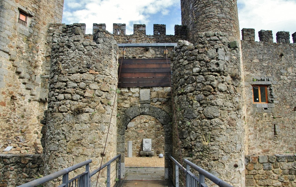 Foto: Castillo de San Vicente - Montemayor (Salamanca), España