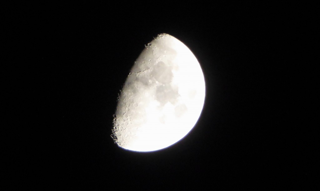 Foto: Luna cuarto creciente - Torrelles de Foix (Barcelona), España