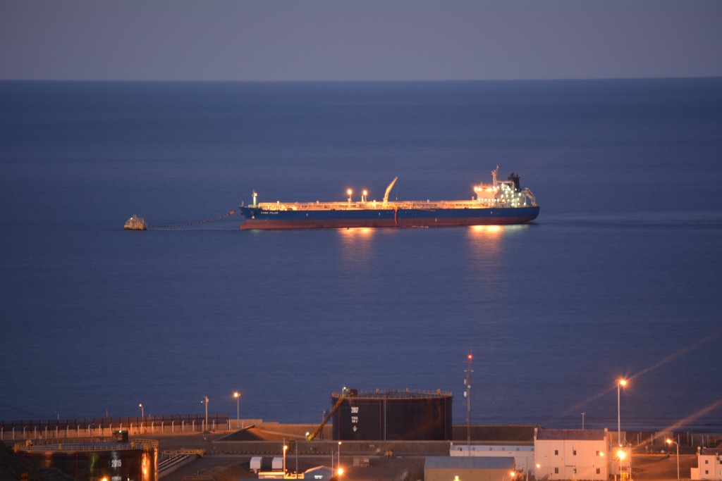 Foto: Cargando petróleo - Caleta Olivia (Santa Cruz), Argentina