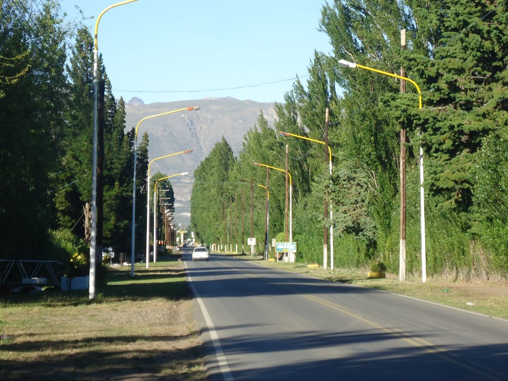Foto: Acceso - Los Antiguos (Santa Cruz), Argentina